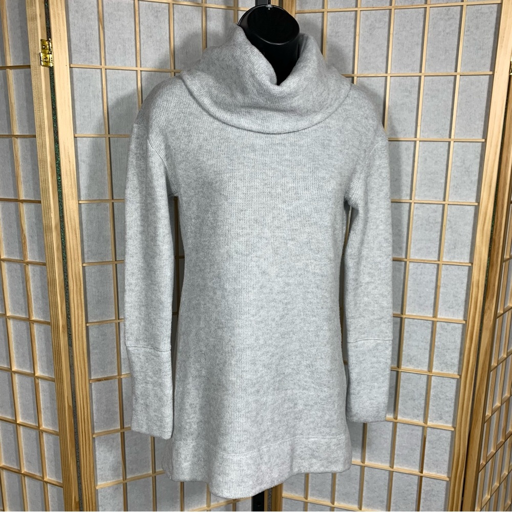 size extra small Merona Cowl Neck Tunic Sweater in light grey